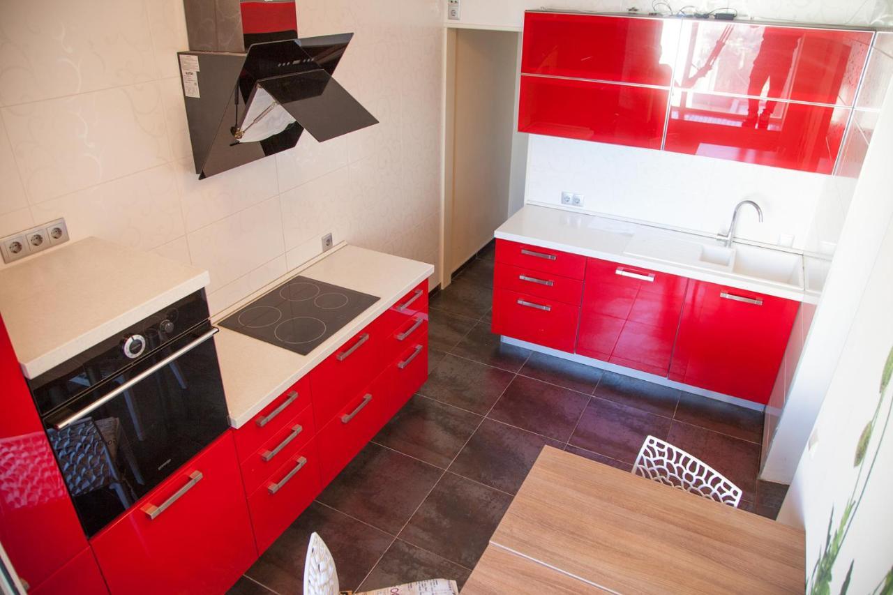 Two Bedroom Apartment With Balcony Kiev Bagian luar foto